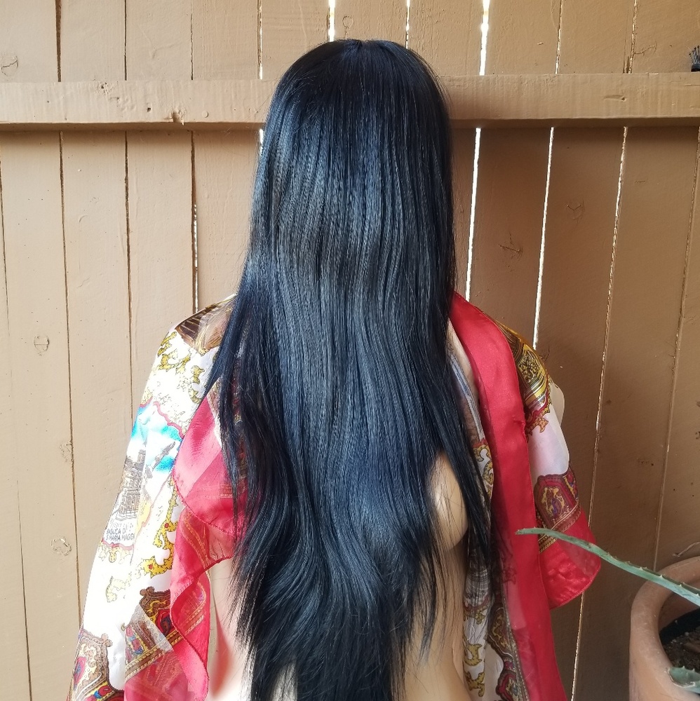 🆕️Ready to Ship Wig With Bangs and Quality Style - Picture 4 of 8